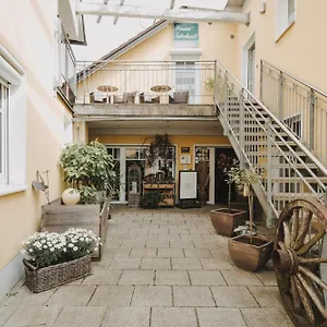 Futterknecht 3*, Burgau Germania
